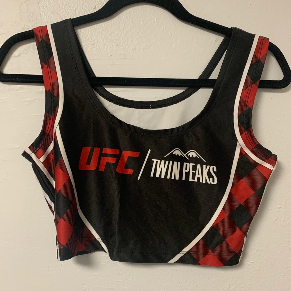 Twin peaks tops